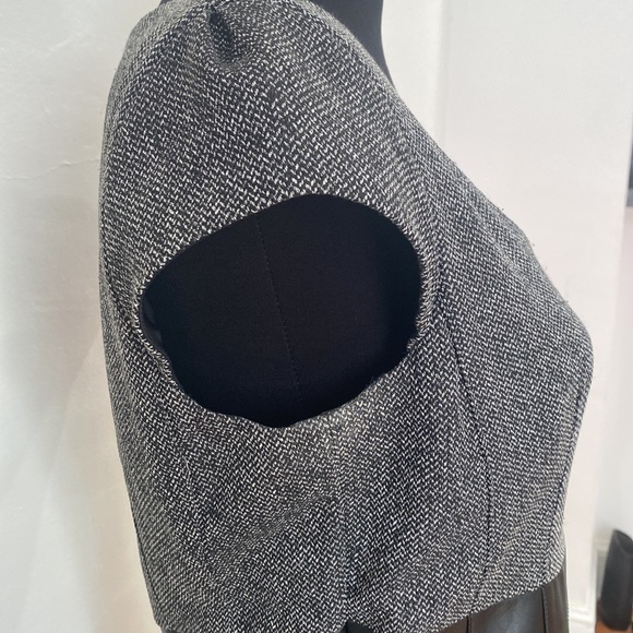 ABOUT MY BUSINESS DRESS. - Picture 2 of 4